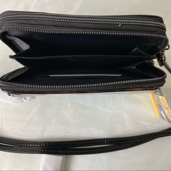 Mundi On the Move Crossbody & Hip Hugger - Picture 2 of 10